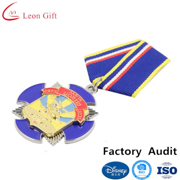 Custom-Logo-Zinc-Alloy-Die-Cast-Two-Part-Medal-Helicopter-Military-Honor-Metal-Medal (1) Custom Logo Zinc Alloy Die Cast Two Part Medal Helicopter Military Honor Metal Medal 1
