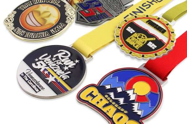 Professional Wholesale Custom Design Your Own Zinc Alloy 3D Gold Metal Award Marathon Running Sport Medal